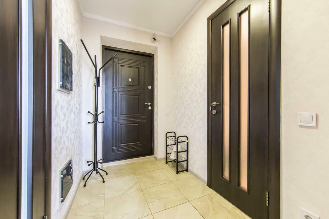 Super view, luxury apartment near Chernihiv metro. Kiev Exterior foto