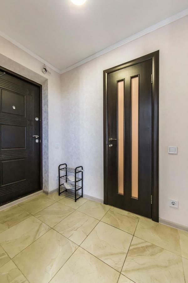 Super view, luxury apartment near Chernihiv metro. Kiev Exterior foto