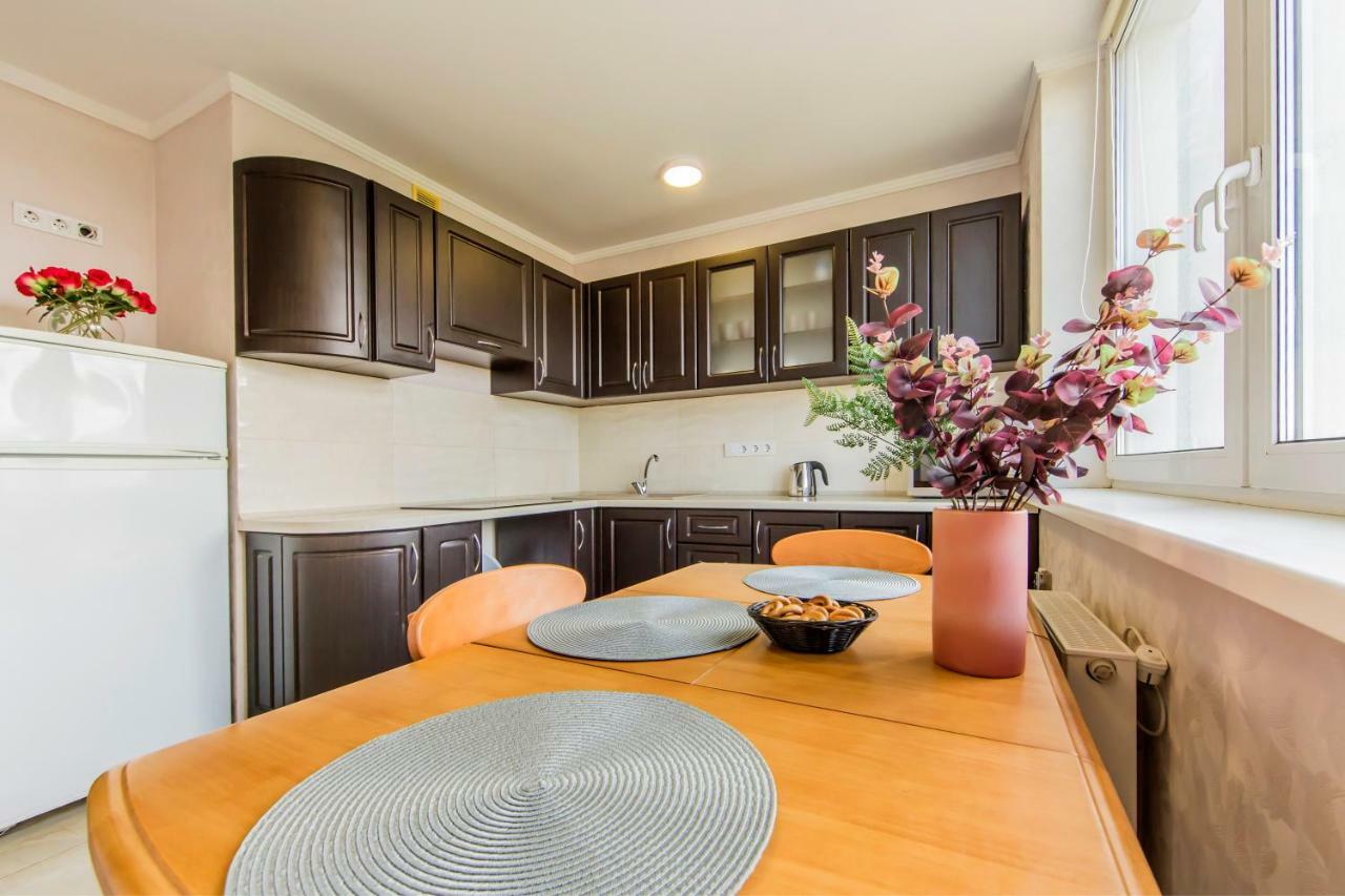 Super view, luxury apartment near Chernihiv metro. Kiev Exterior foto