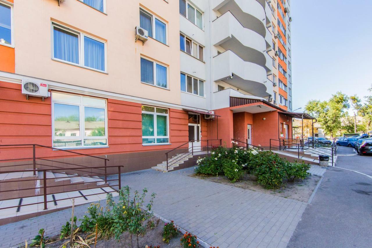 Super view, luxury apartment near Chernihiv metro. Kiev Exterior foto