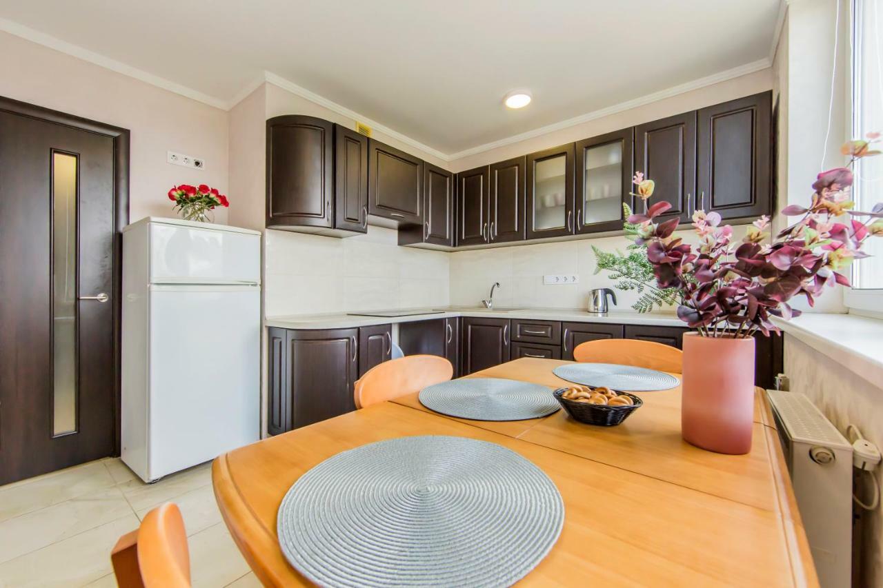 Super view, luxury apartment near Chernihiv metro. Kiev Exterior foto