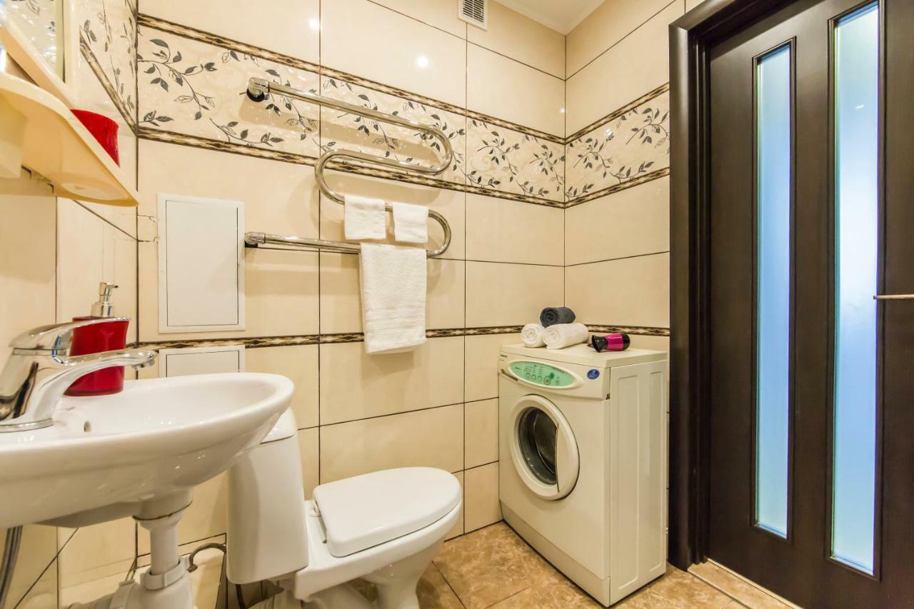 Super view, luxury apartment near Chernihiv metro. Kiev Exterior foto