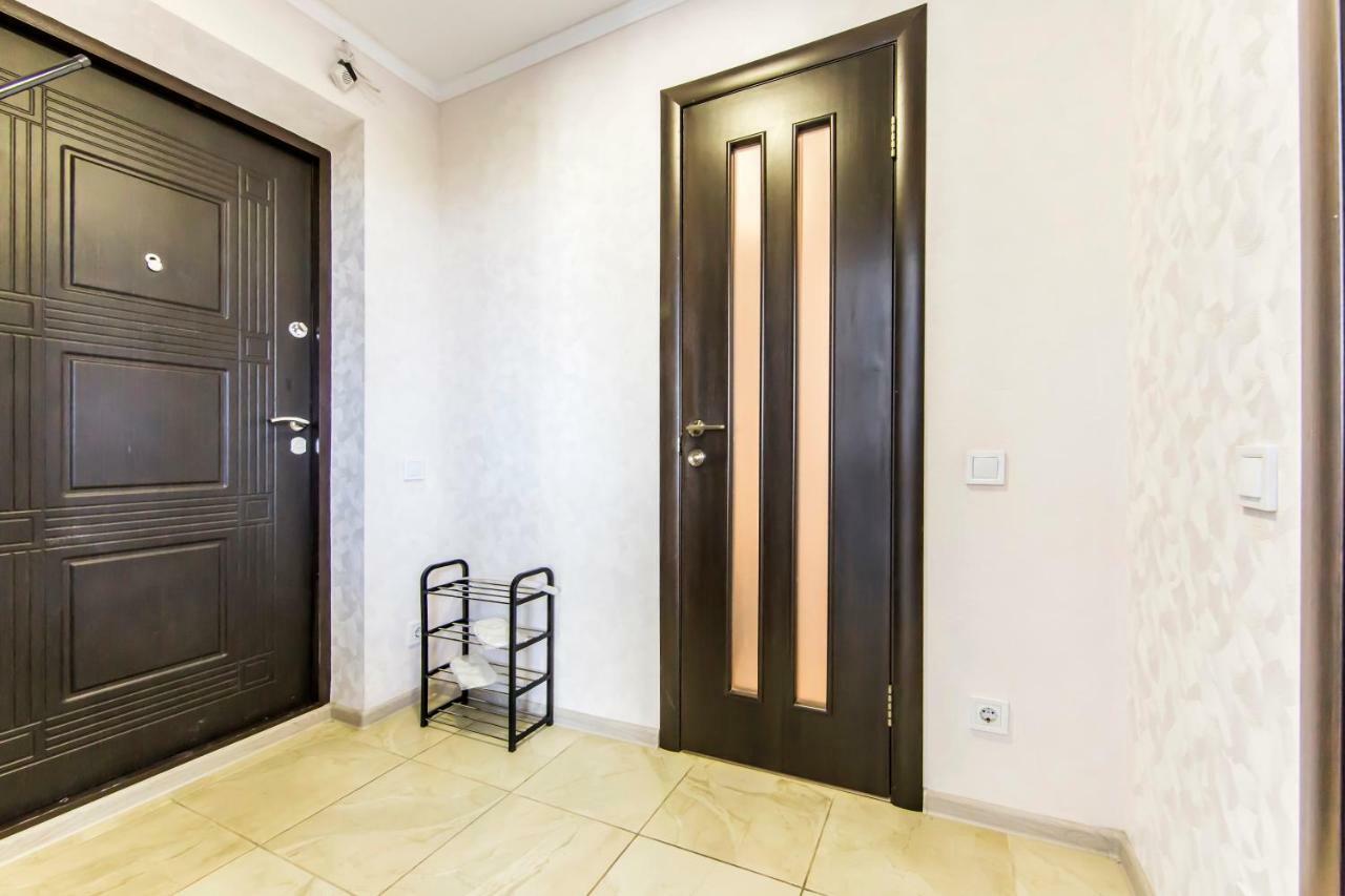 Super view, luxury apartment near Chernihiv metro. Kiev Exterior foto