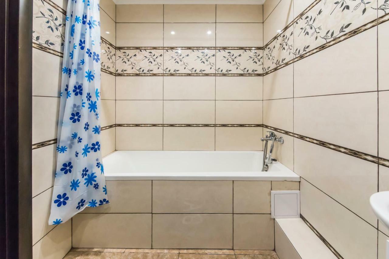 Super view, luxury apartment near Chernihiv metro. Kiev Exterior foto